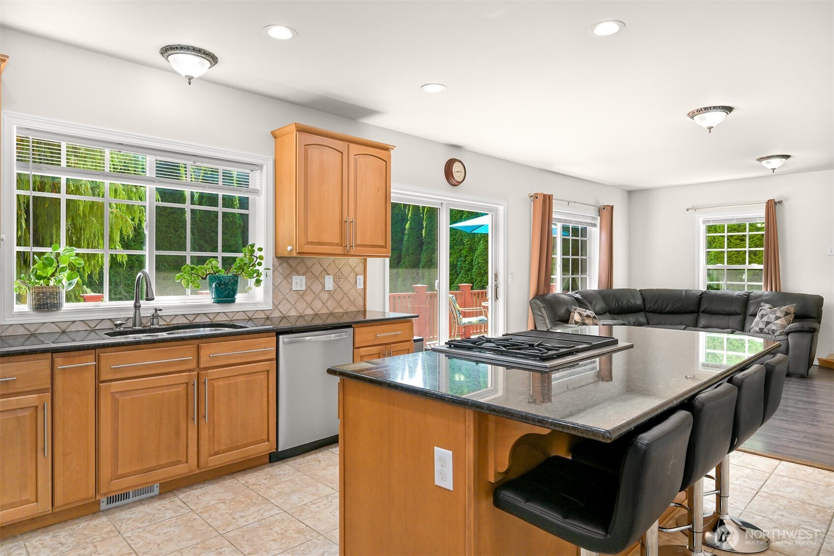 601 Jennings Avenue Property Photo 8