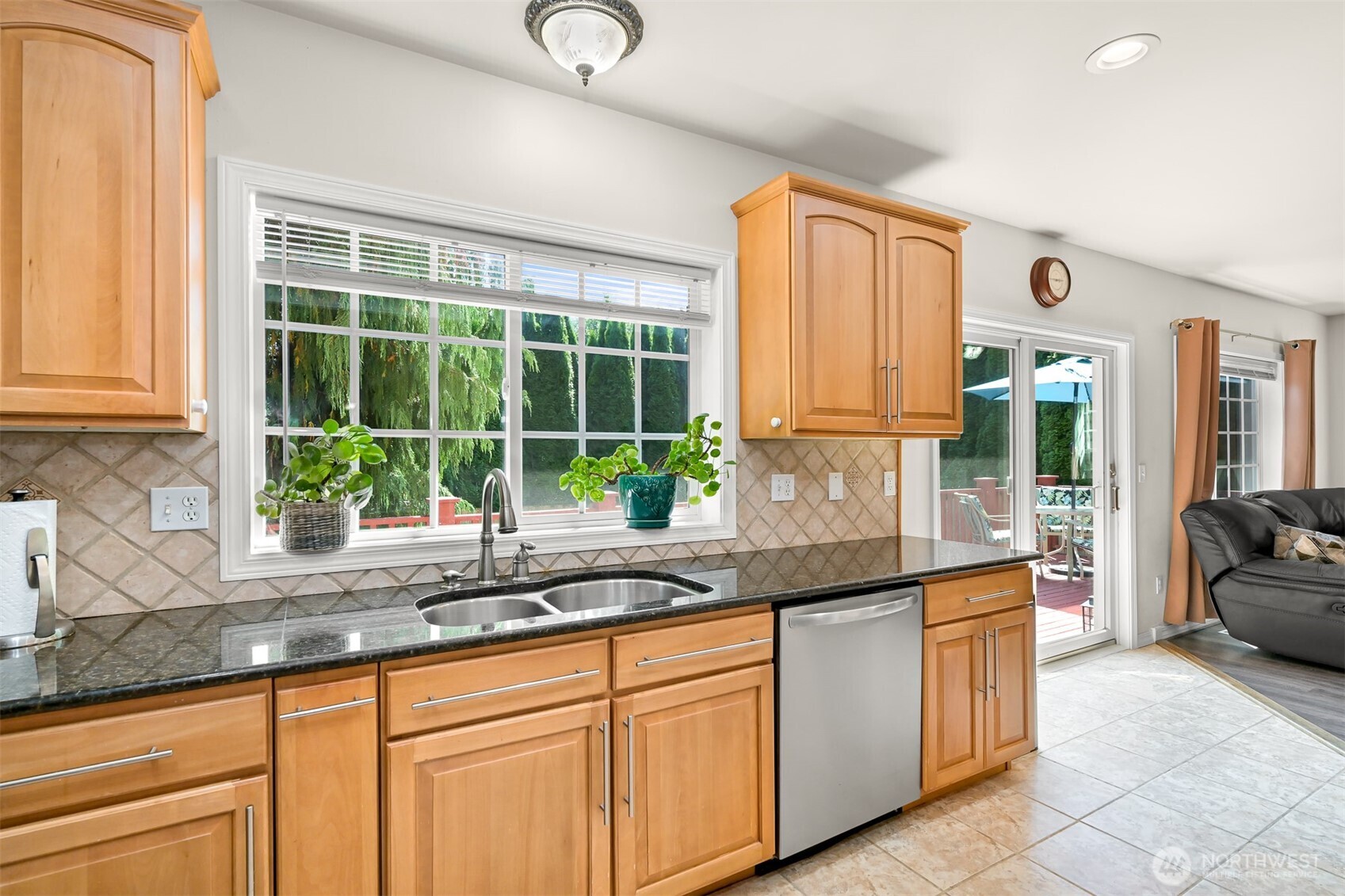 601 Jennings Avenue Property Photo 10