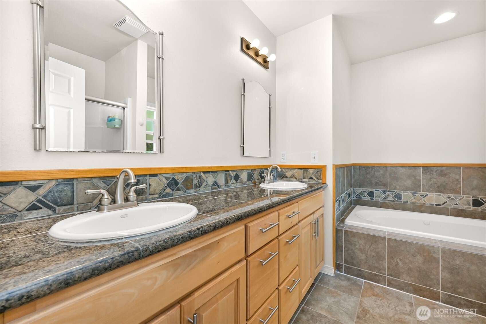 601 Jennings Avenue Property Photo 21