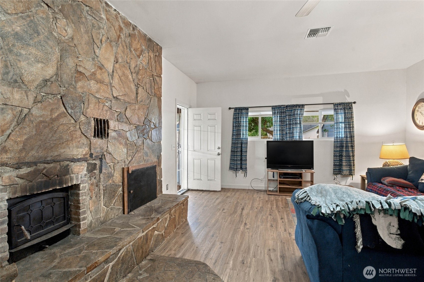 2 S Elm Street Property Photo 4