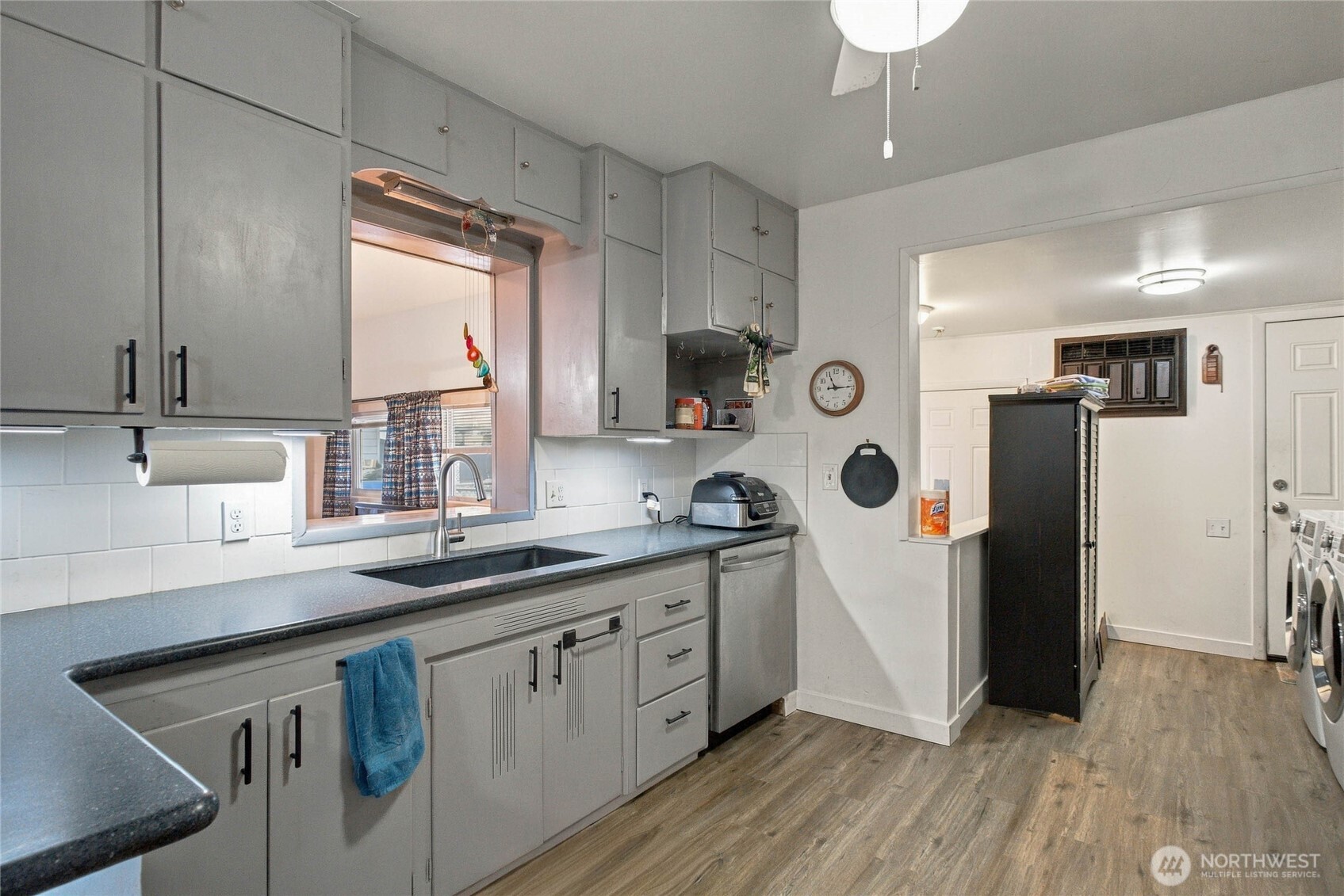 2 S Elm Street Property Photo 7