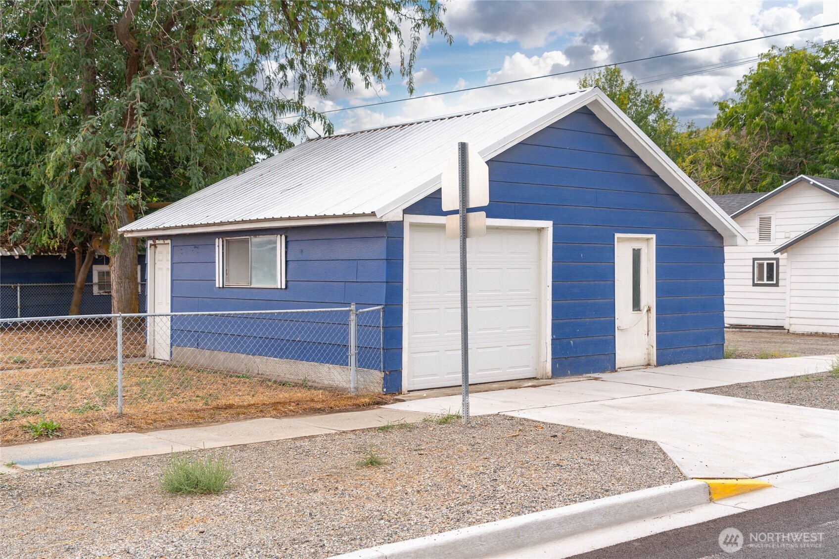 2 S Elm Street Property Photo 15