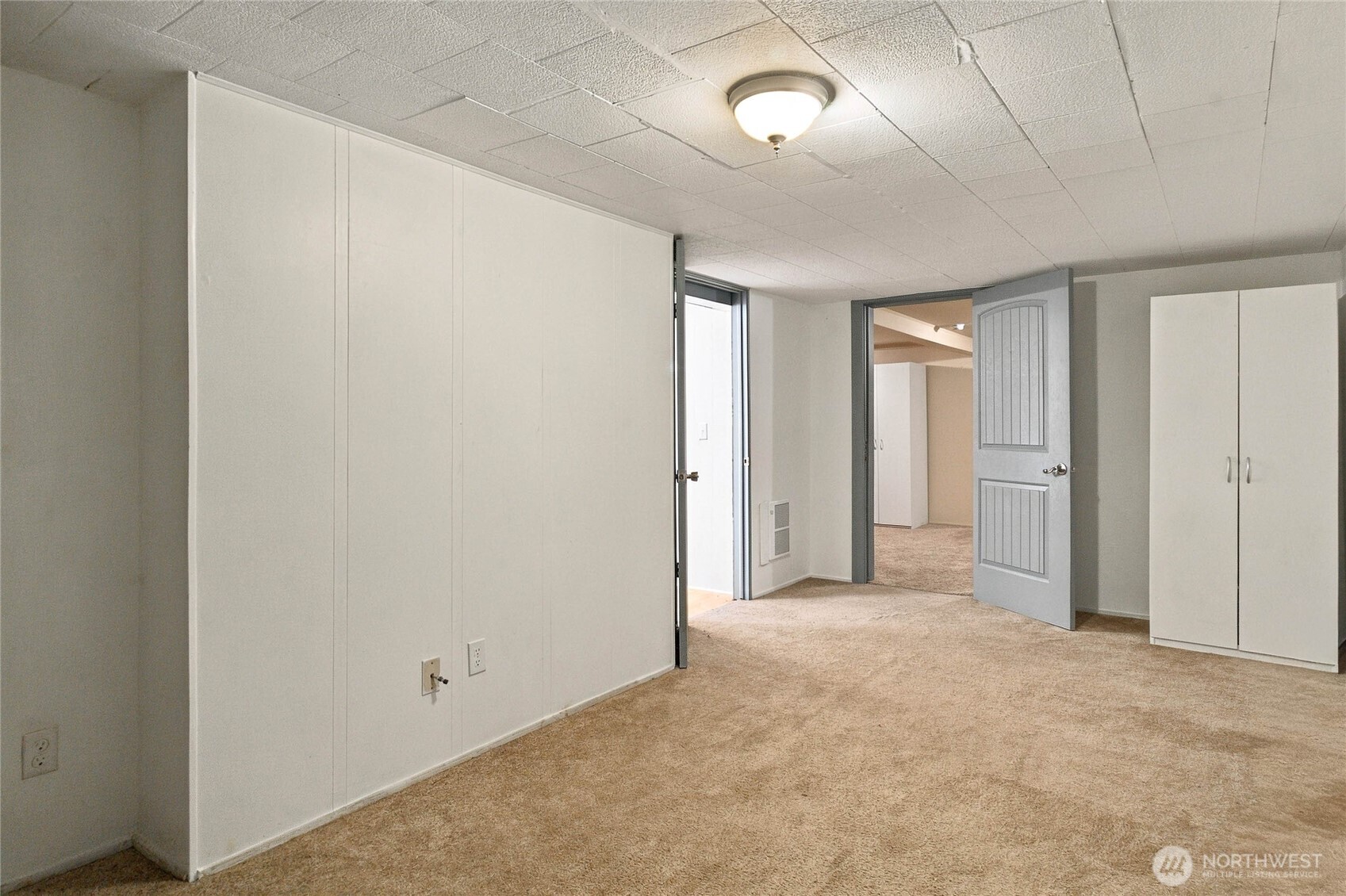 2 S Elm Street Property Photo 23