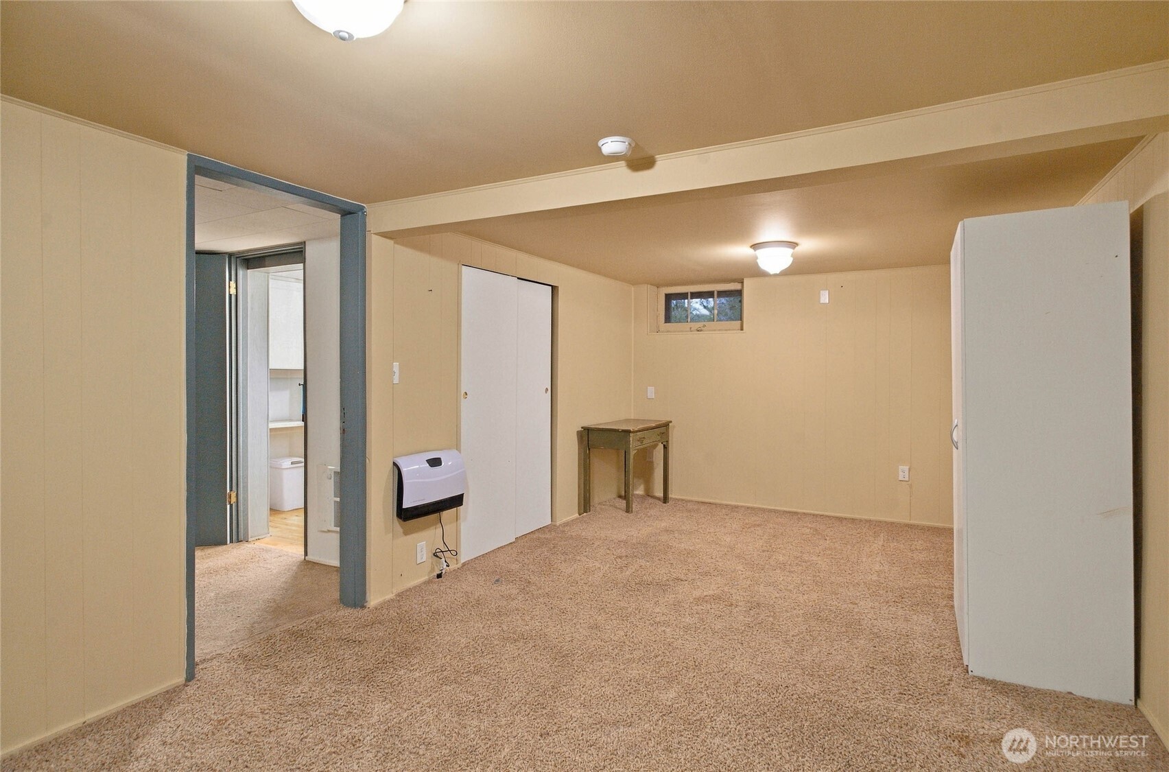 2 S Elm Street Property Photo 24