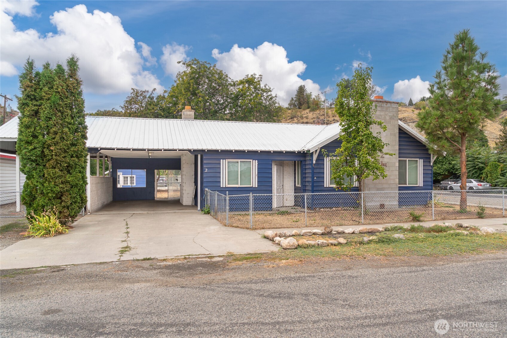 2 S Elm Street Property Photo 28