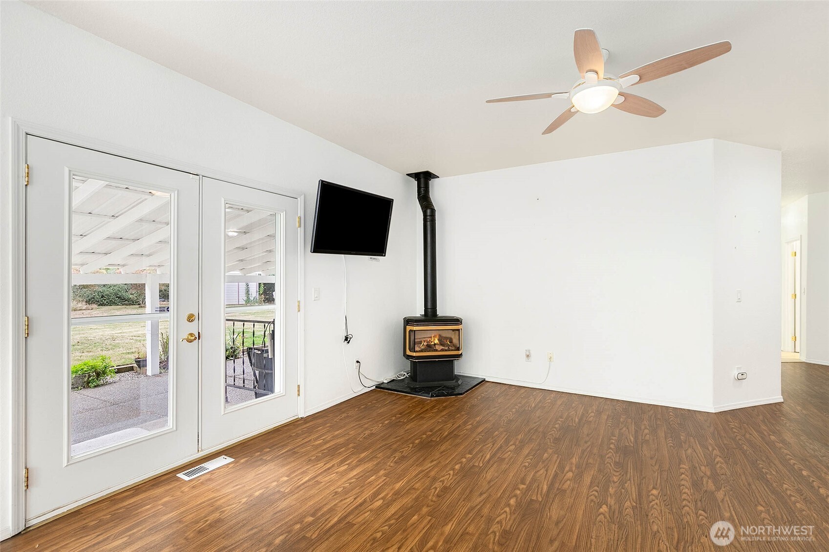 18124 Cider Court Property Photo 6