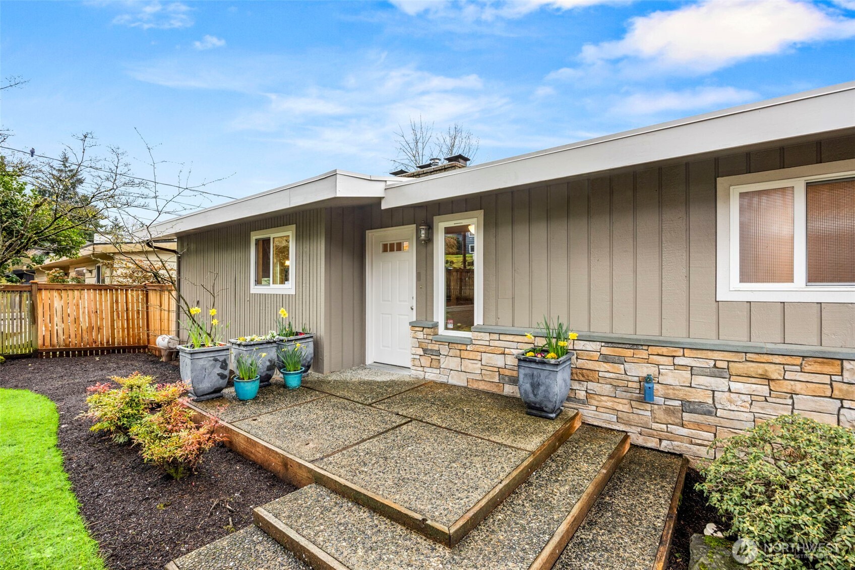 231 105th Avenue Property Photo 2