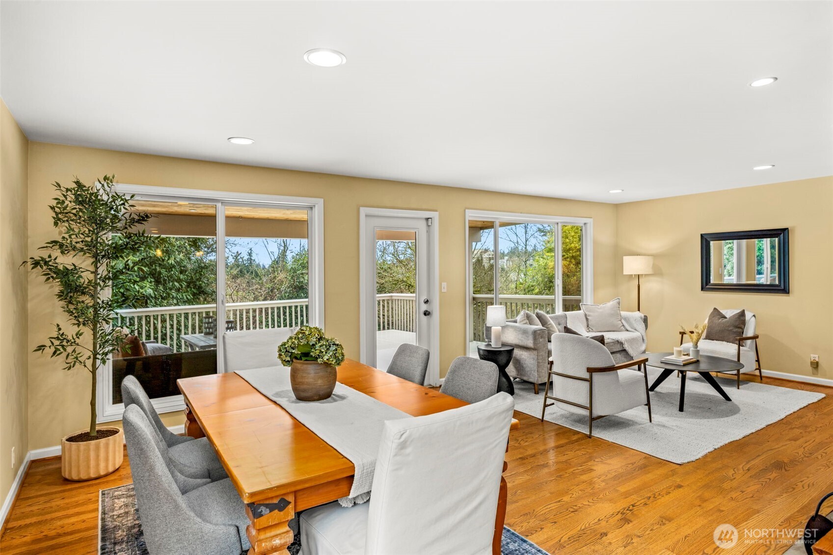 231 105th Avenue Property Photo 13