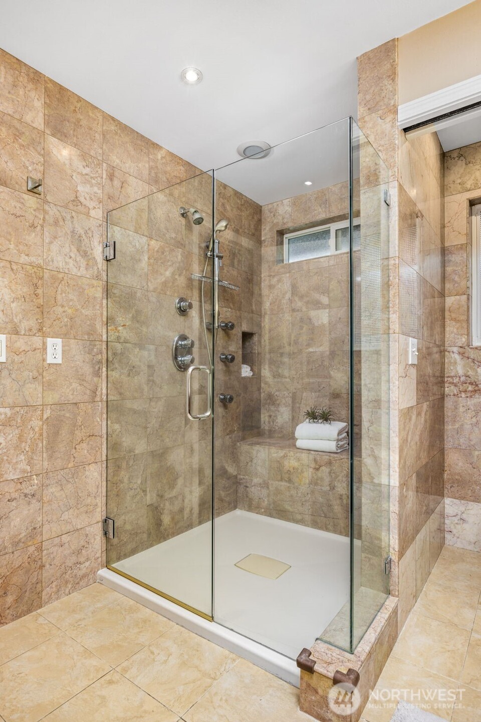 231 105th Avenue Property Photo 25