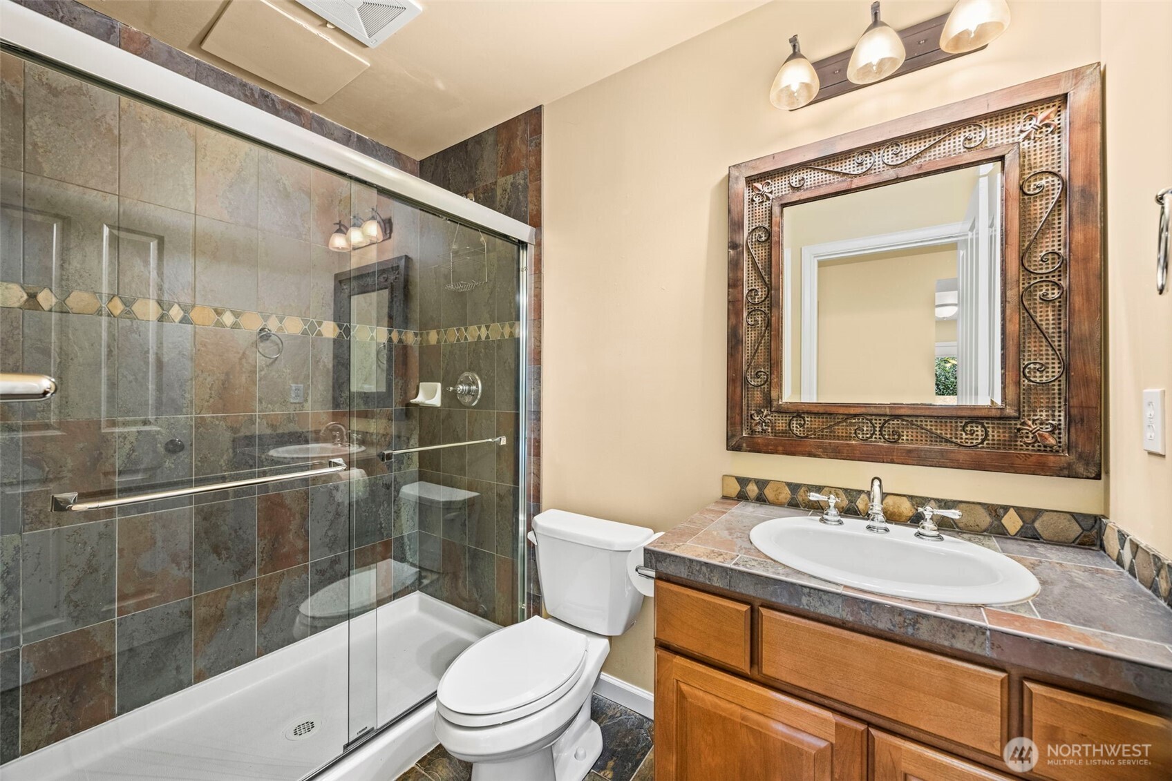 231 105th Avenue Property Photo 28