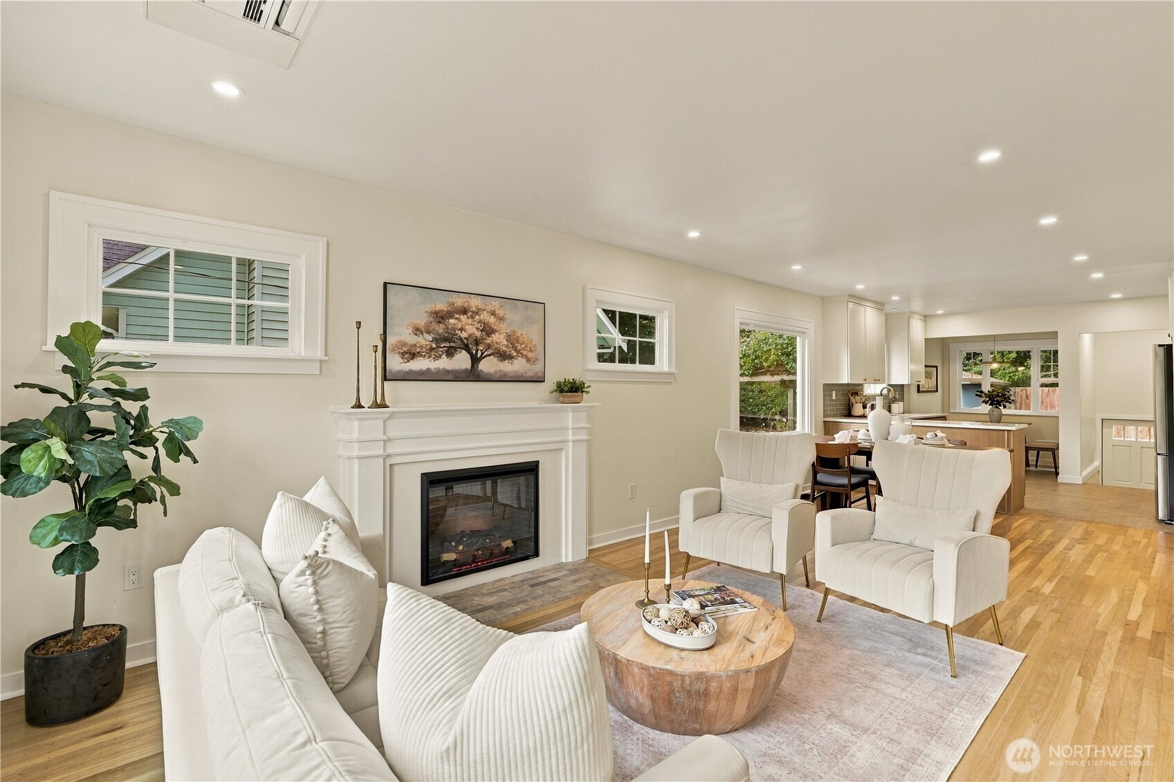 8055 Corliss Avenue Property Photo 3