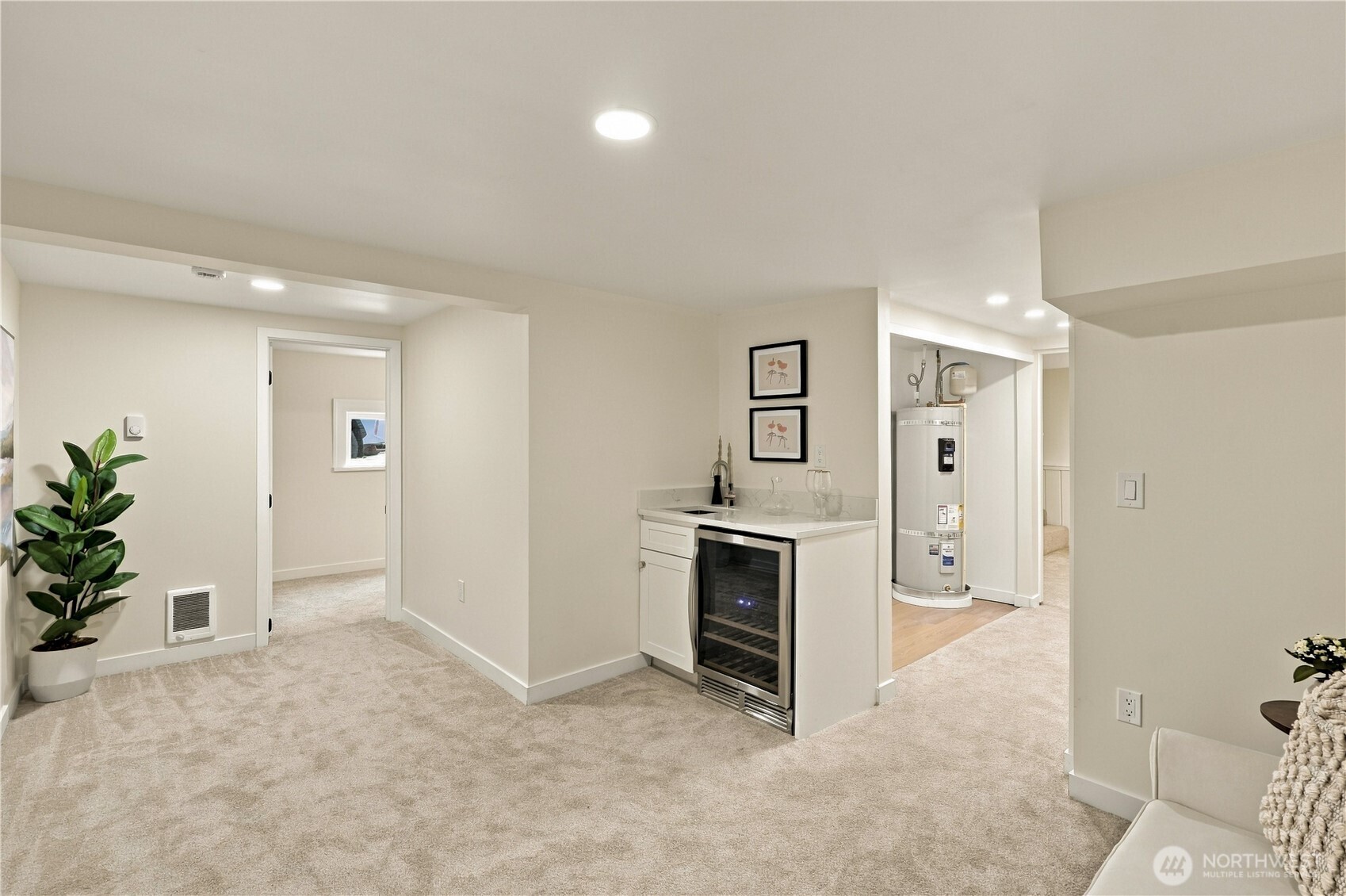 8055 Corliss Avenue Property Photo 20