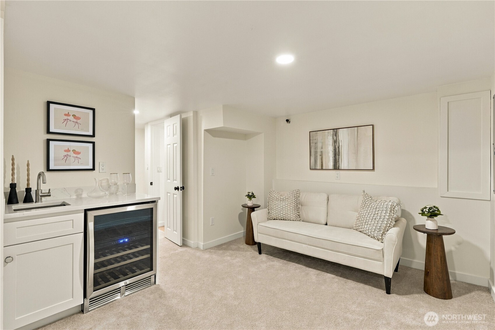 8055 Corliss Avenue Property Photo 21