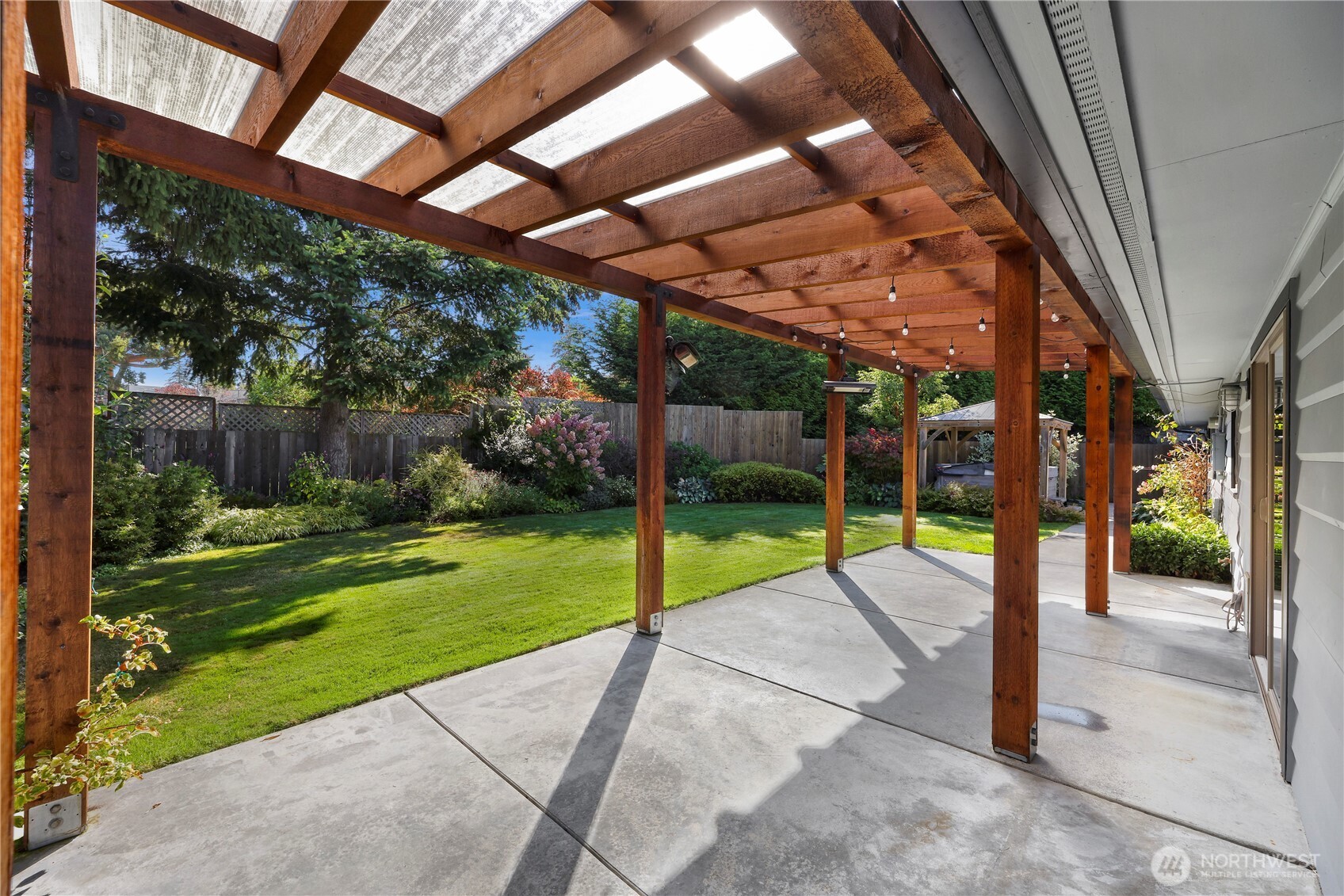 109 Acacia Place Property Photo 33