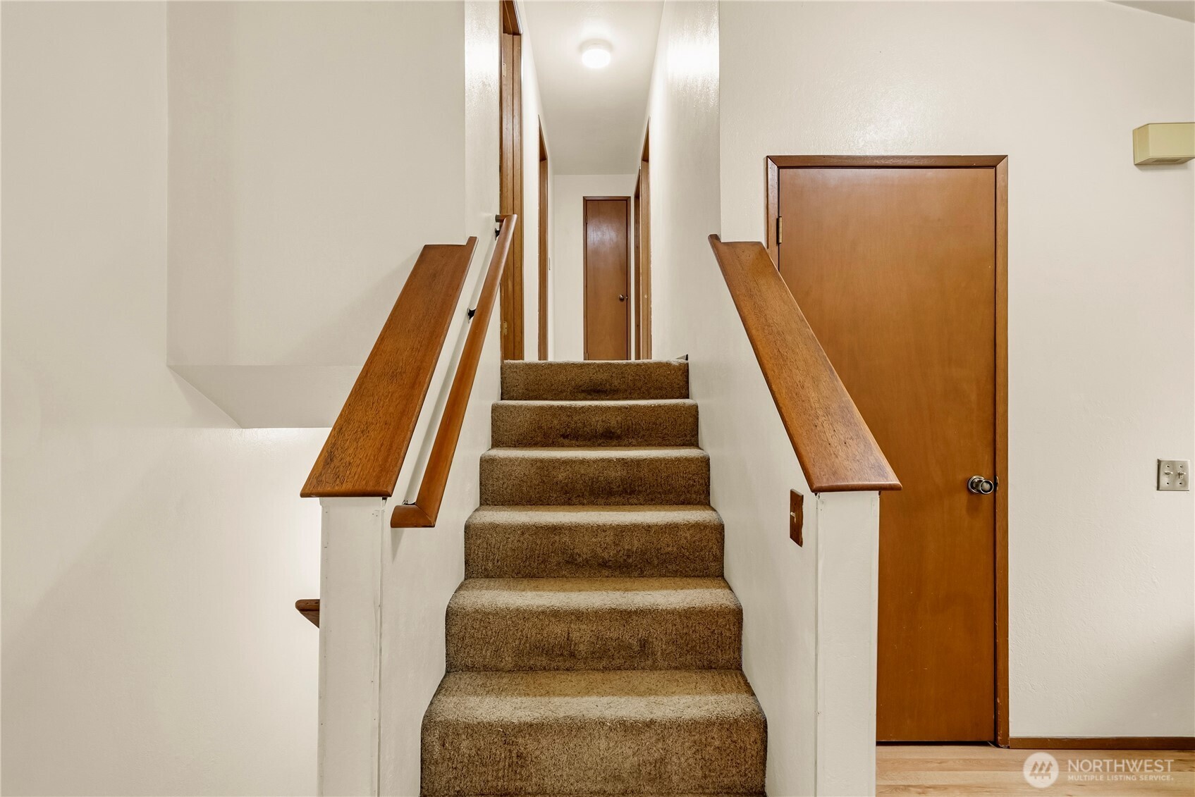 7275 Blackbird Drive Property Photo 5