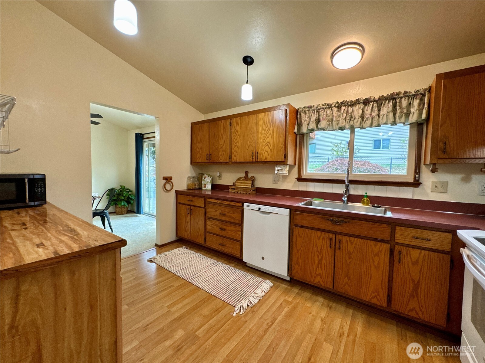 7275 Blackbird Drive Property Photo 6
