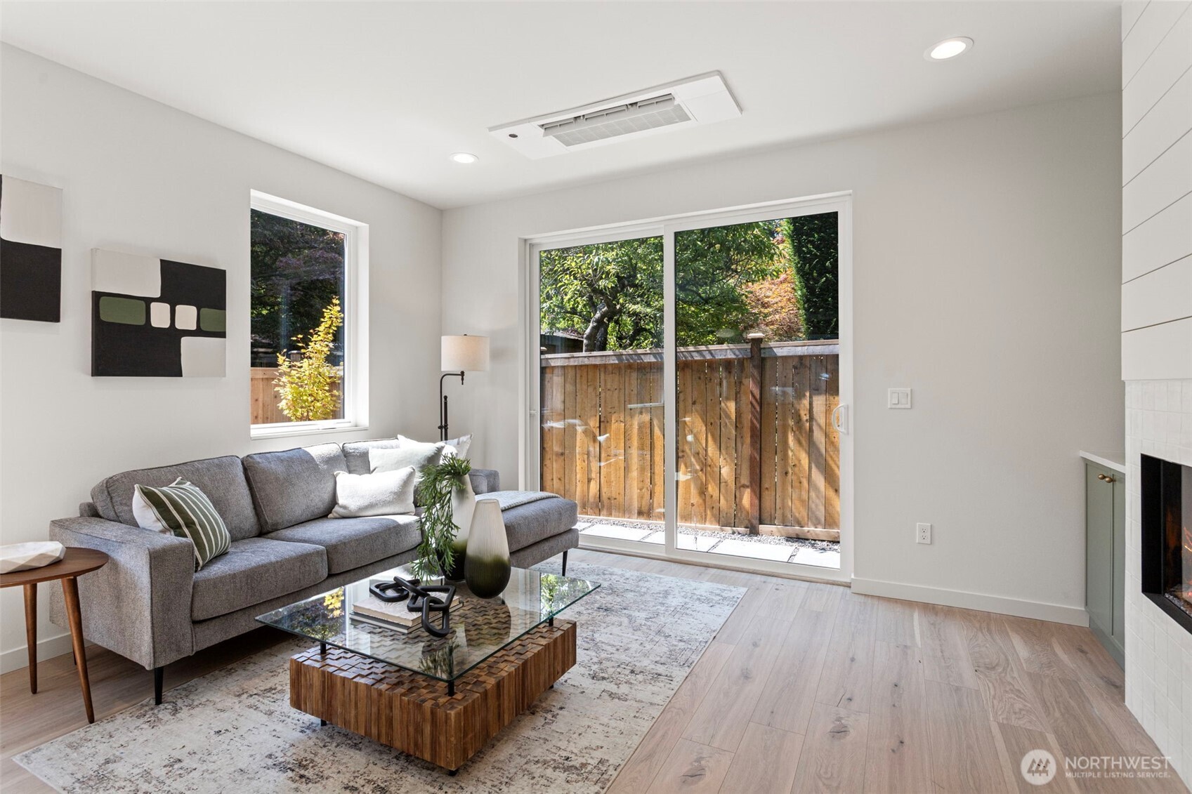 8039 Wallingford Avenue C Property Photo 10