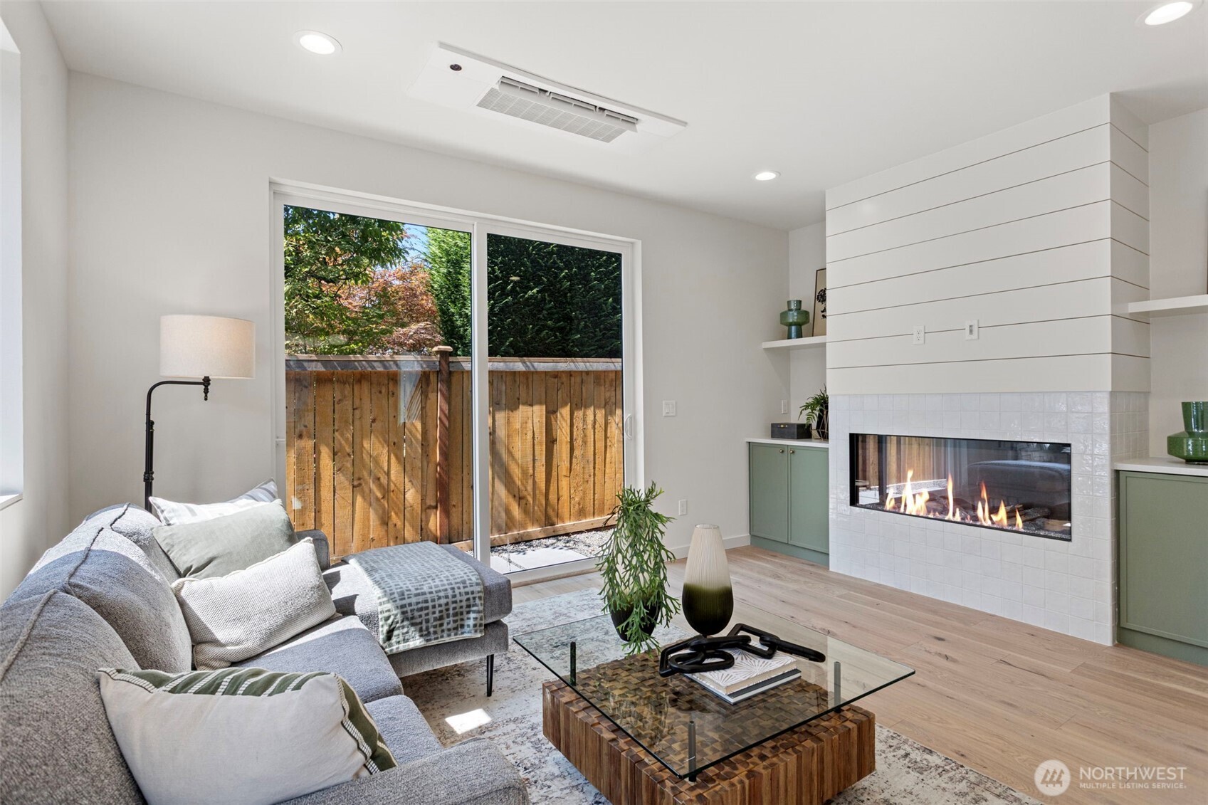 8039 Wallingford Avenue C Property Photo 12