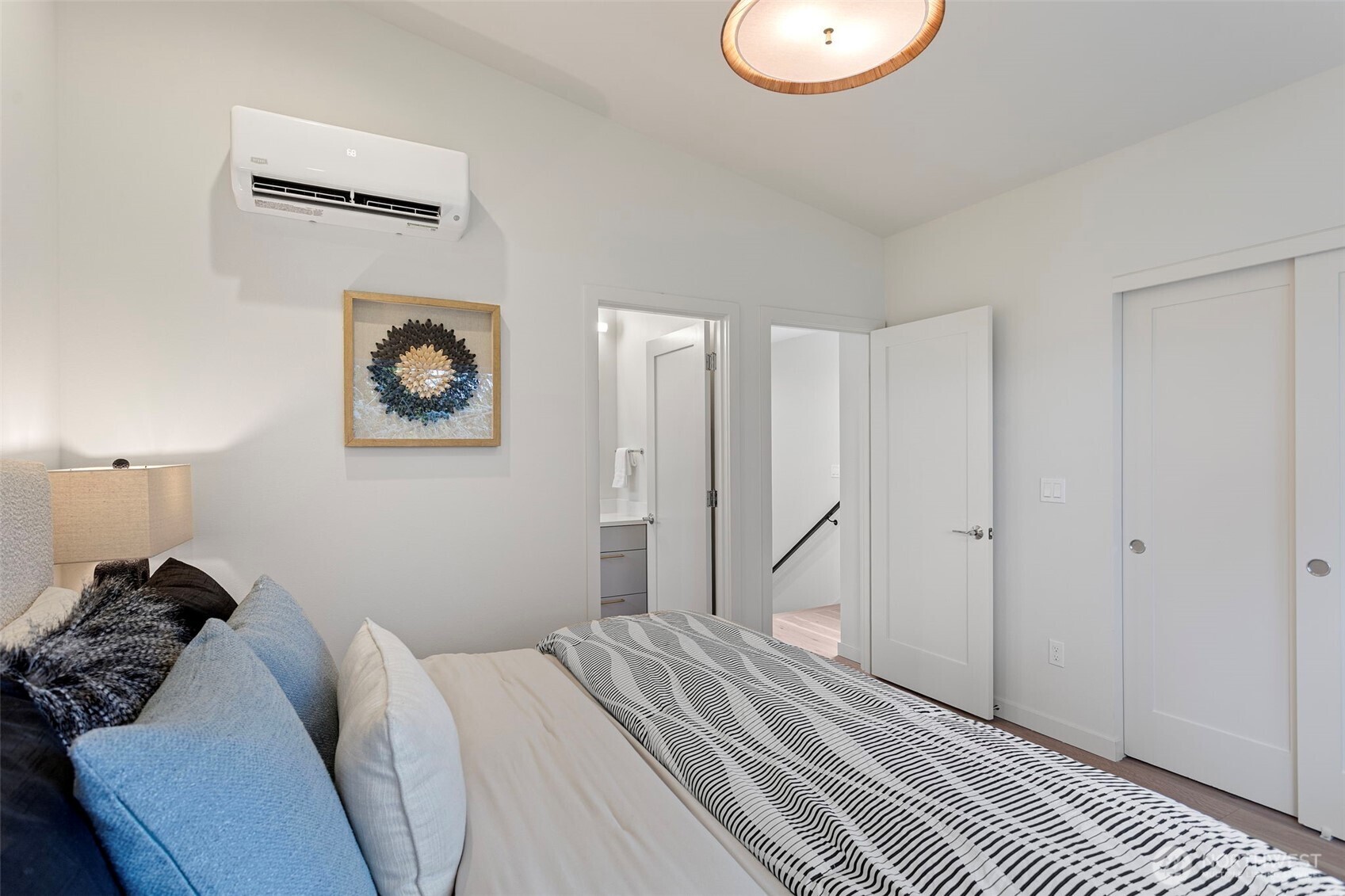 8039 Wallingford Avenue C Property Photo 20