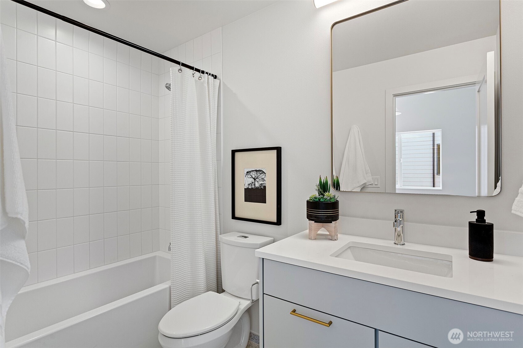 8039 Wallingford Avenue C Property Photo 23