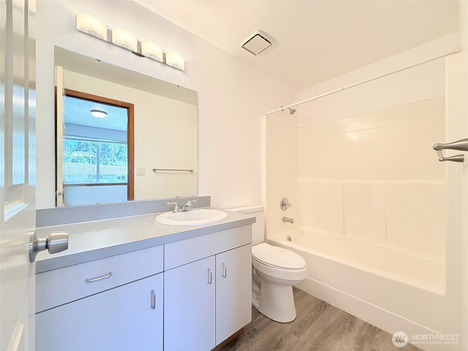 1311 -1317 Contra Costa Avenue Property Photo 20