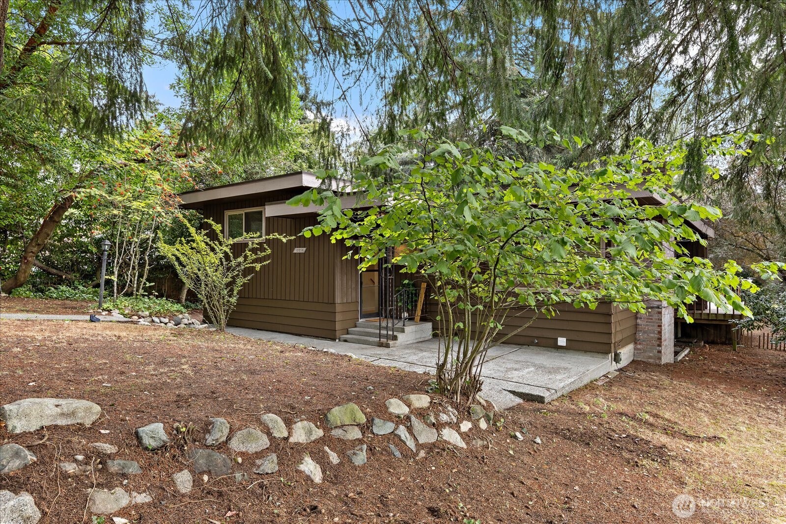 12216 12th Avenue Property Photo 3