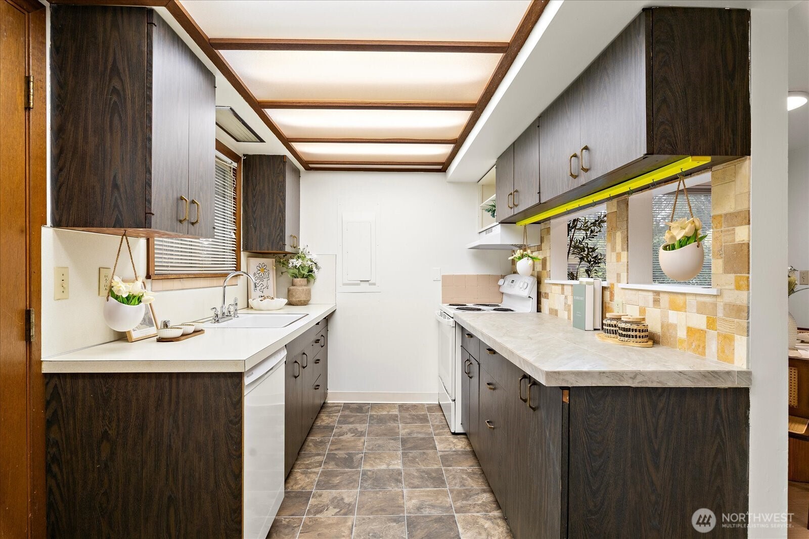 12216 12th Avenue Property Photo 9
