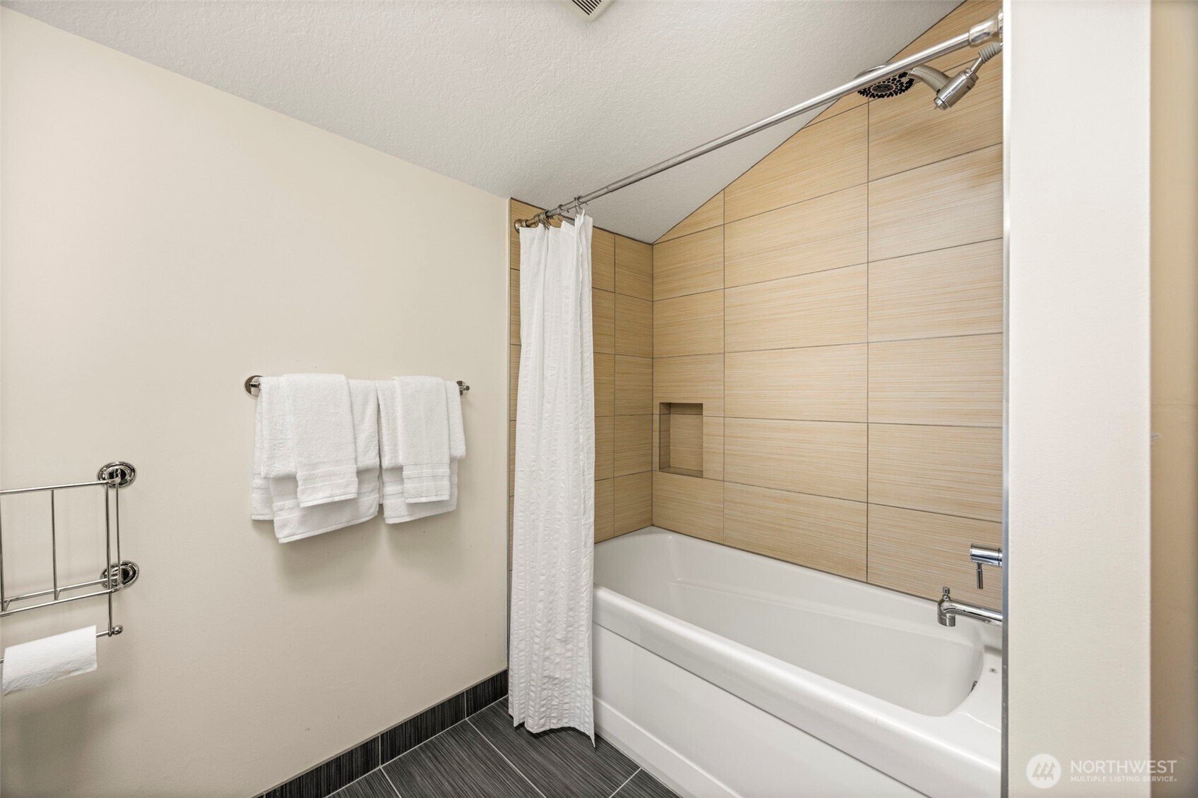 12205 Shorewood Drive Property Photo 29
