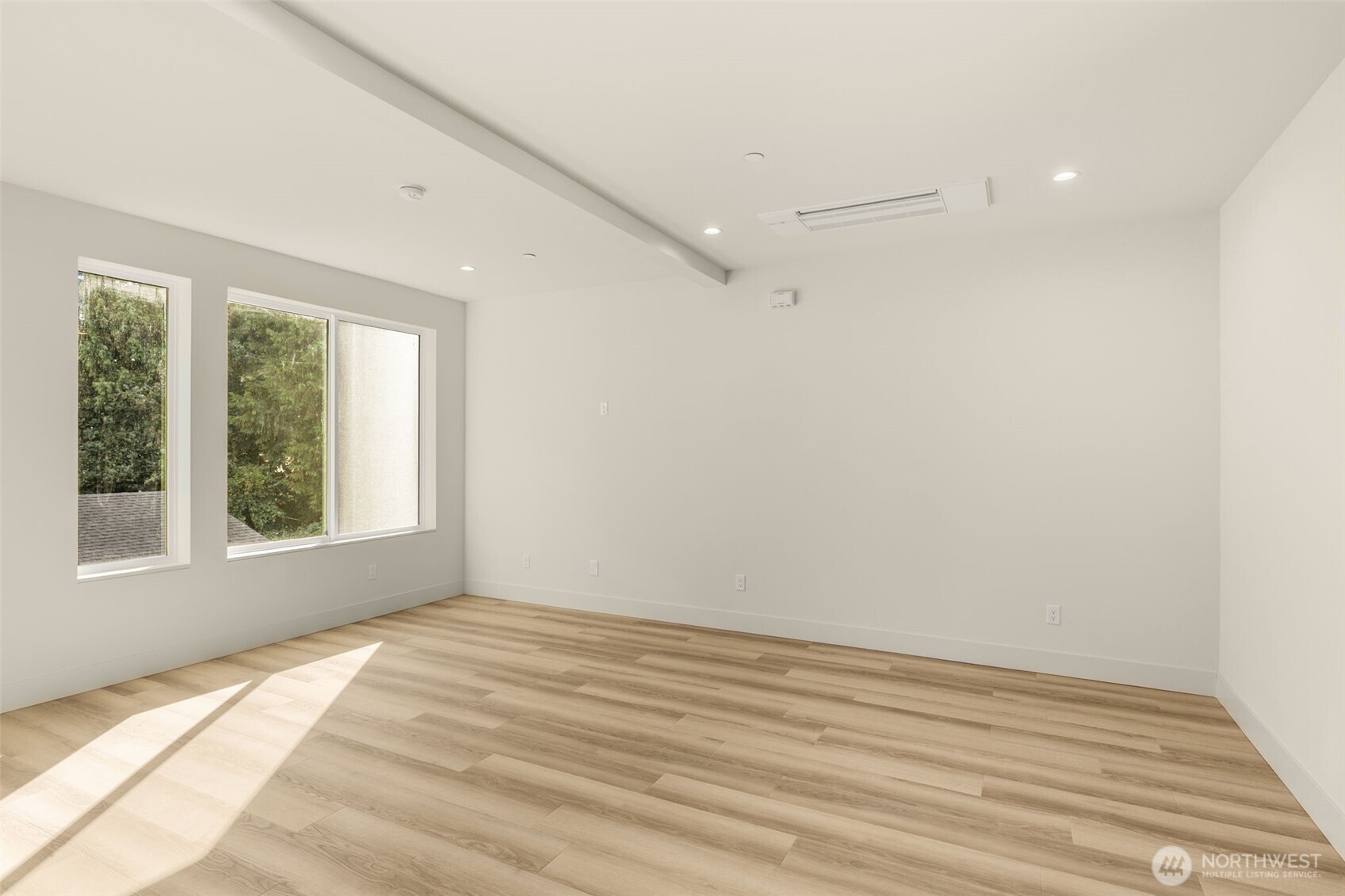 10331 B Ashworth Avenue Property Photo 11