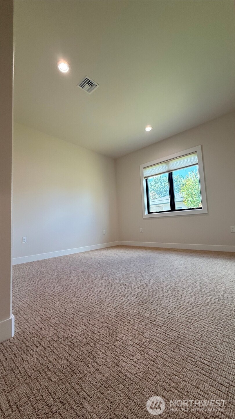 901 Janimari Court Property Photo 3