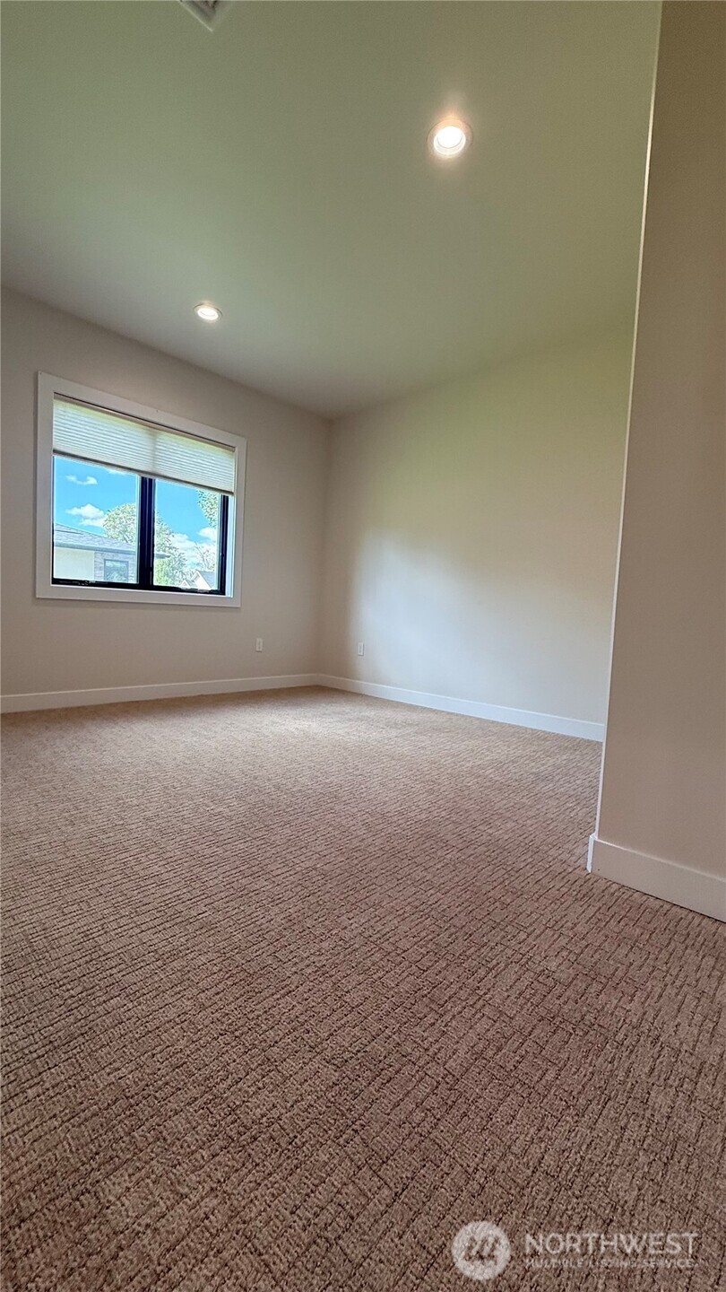 901 Janimari Court Property Photo 14