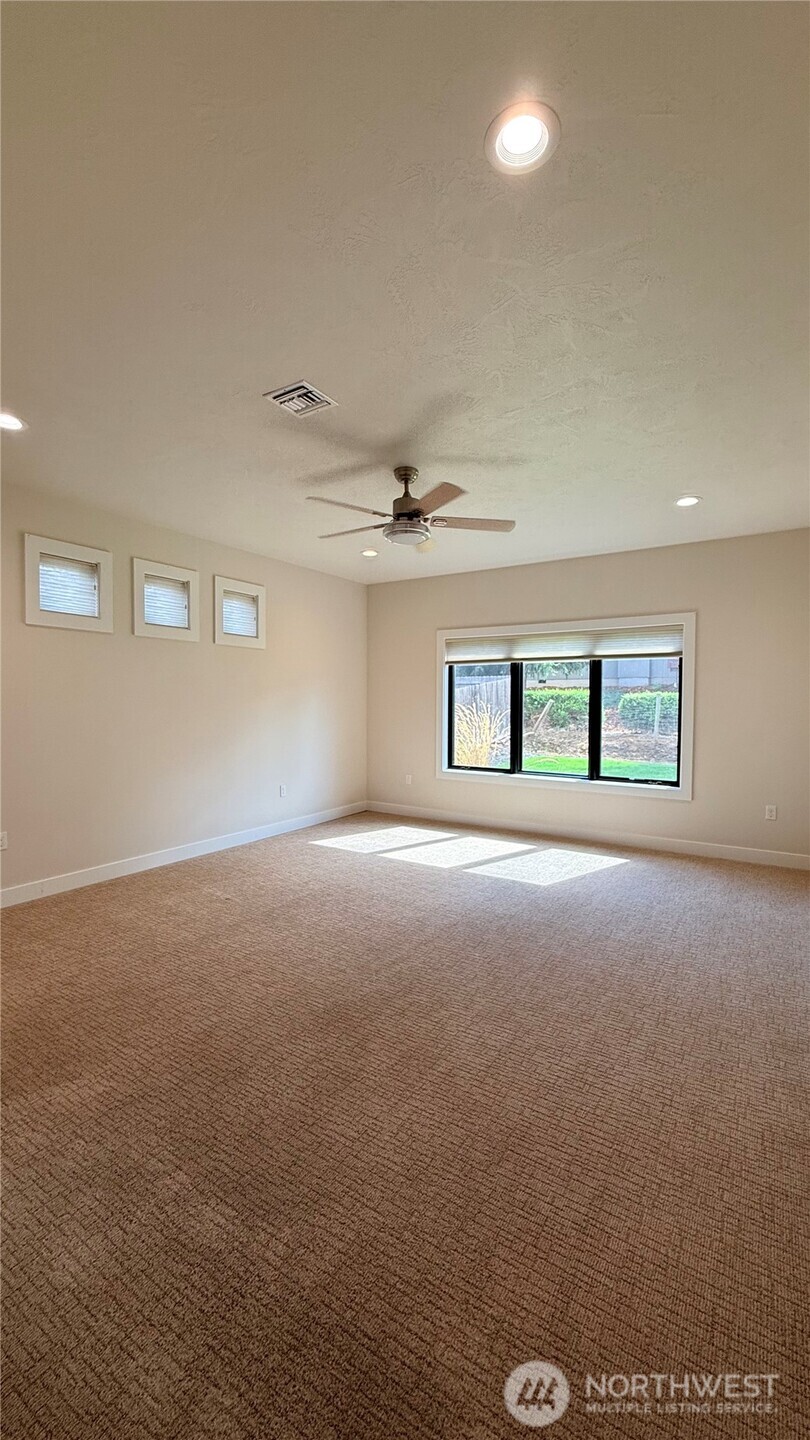 901 Janimari Court Property Photo 16