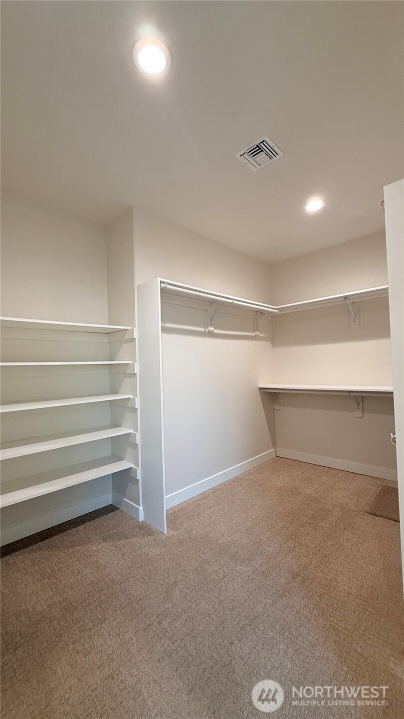 901 Janimari Court Property Photo 17
