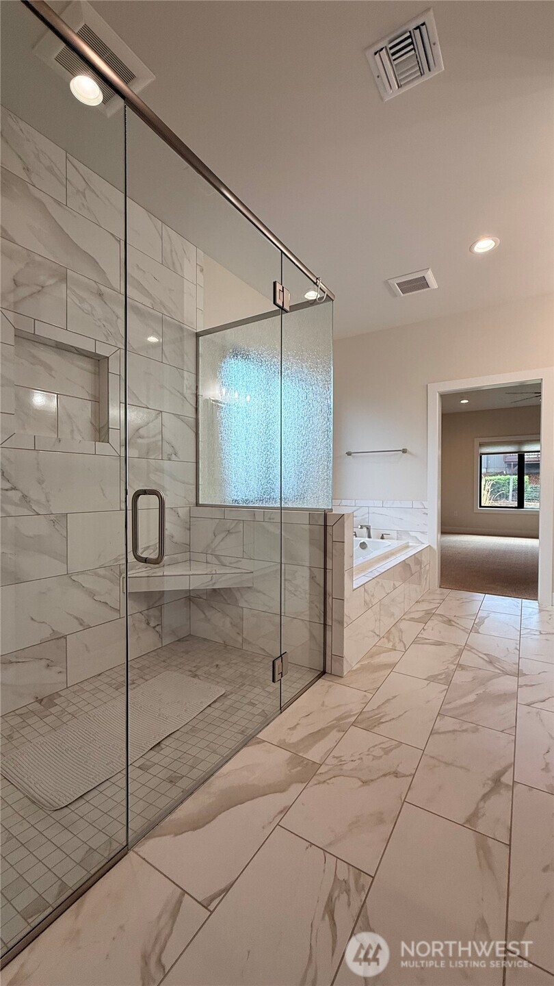 901 Janimari Court Property Photo 18