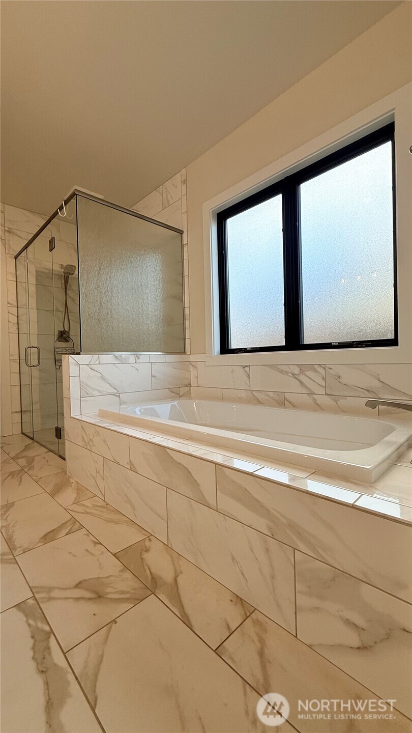 901 Janimari Court Property Photo 19
