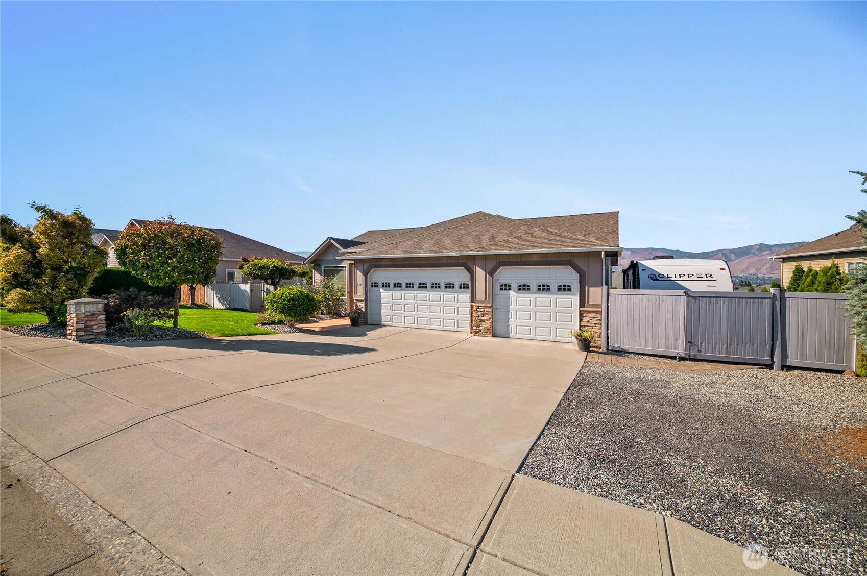 824 Briarwood Terrace Property Photo 36