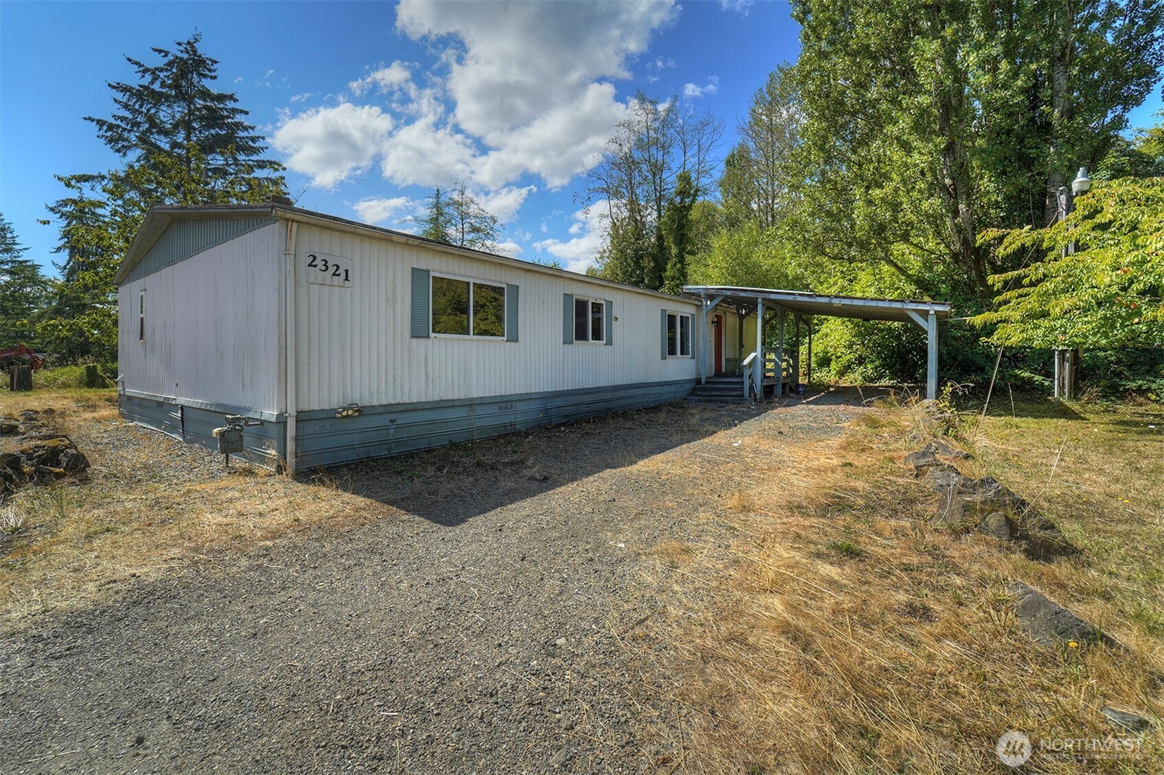 2321 Ne Sylvan Way Property Photo 1