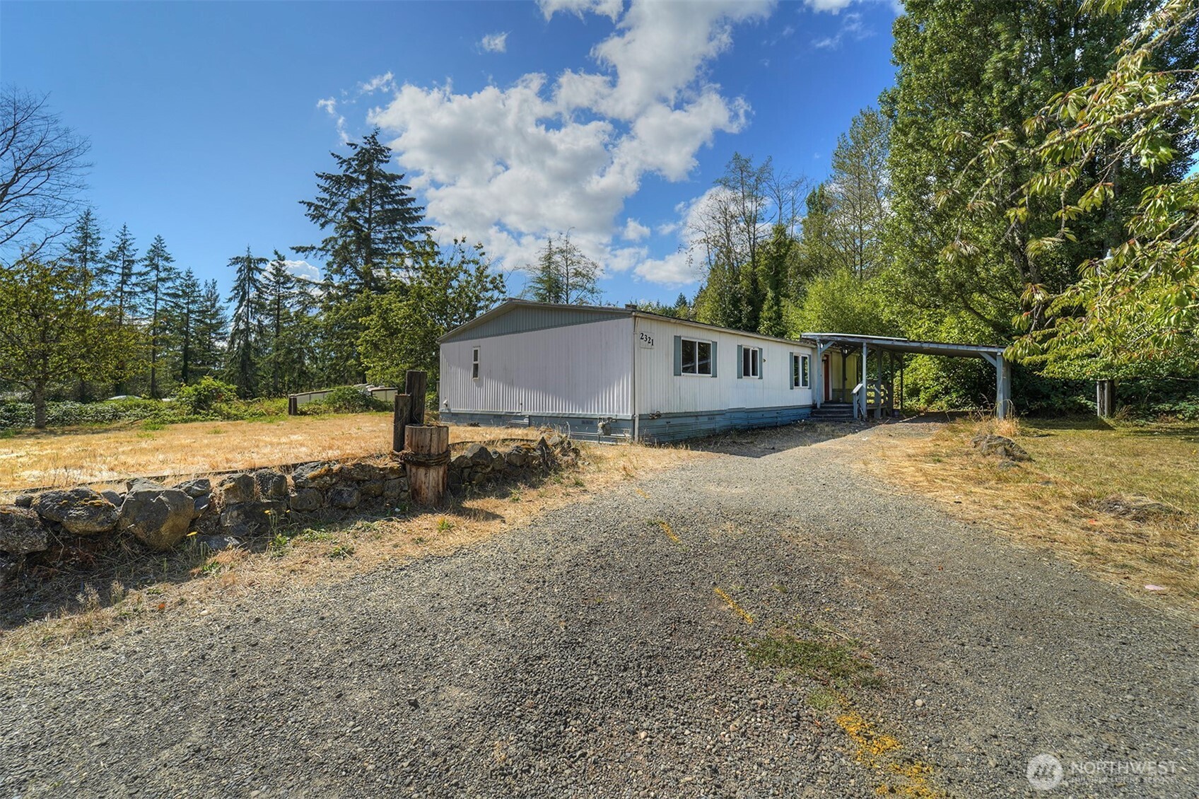 2321 Ne Sylvan Way Property Photo 2