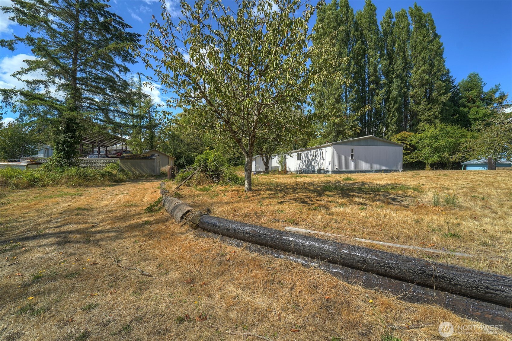 2321 Ne Sylvan Way Property Photo 3