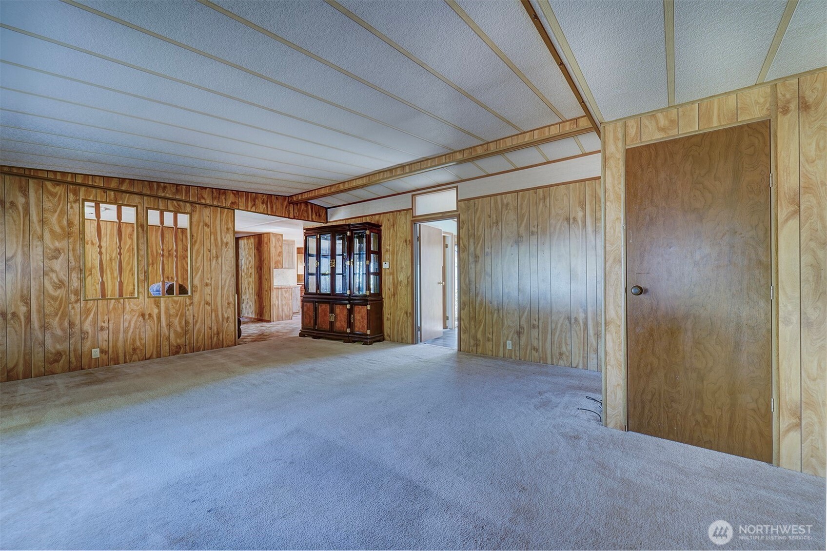 2321 Ne Sylvan Way Property Photo 4
