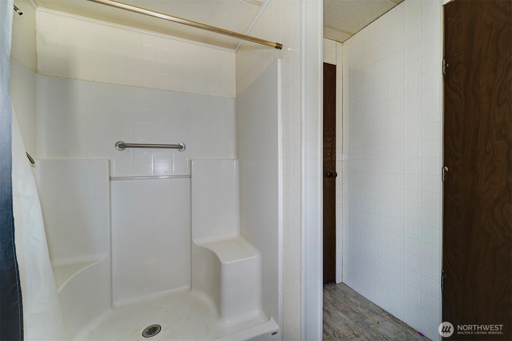 2321 Ne Sylvan Way Property Photo 12