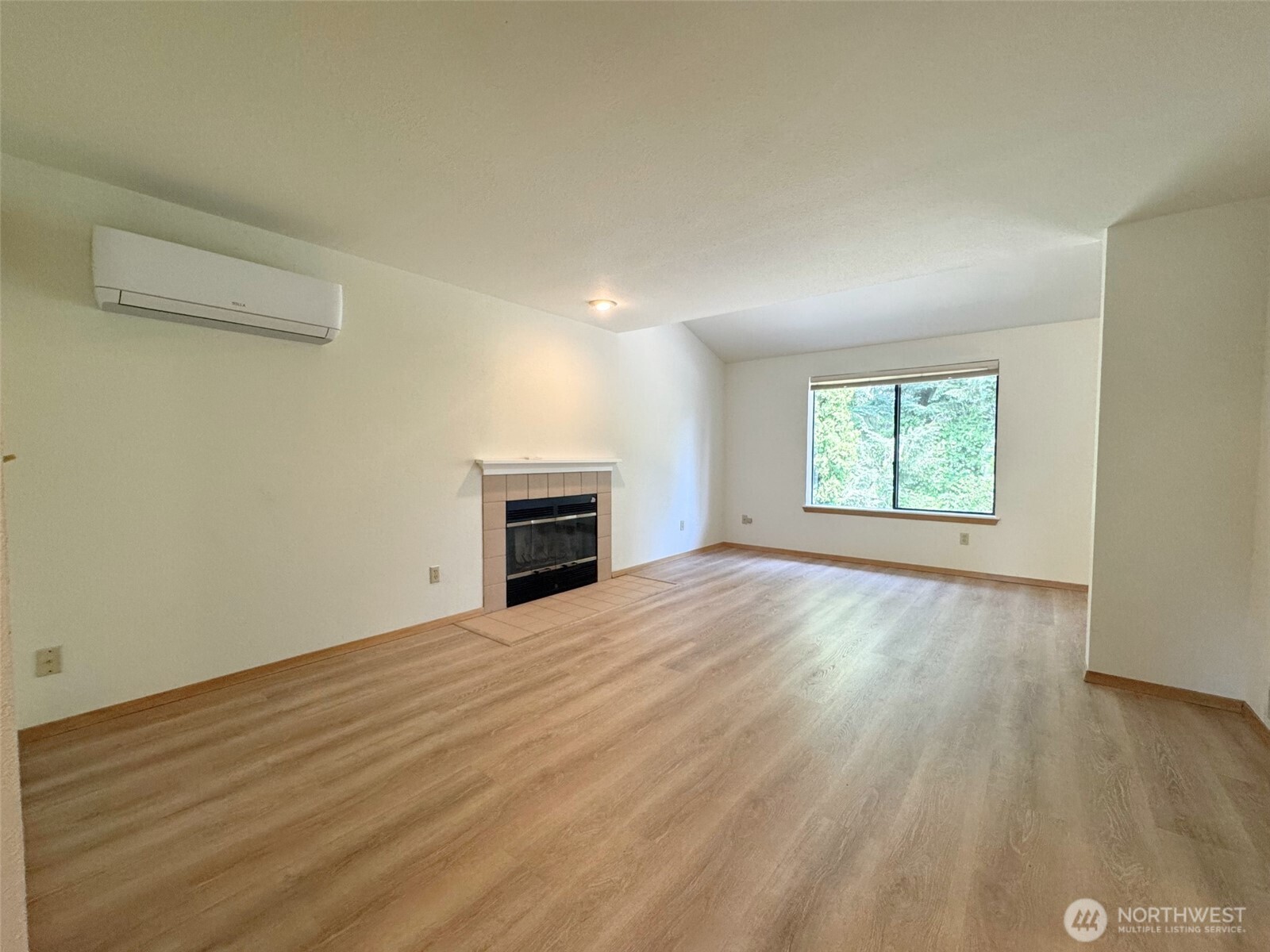 1319 -1325 Contra Costa Avenue Property Photo 4