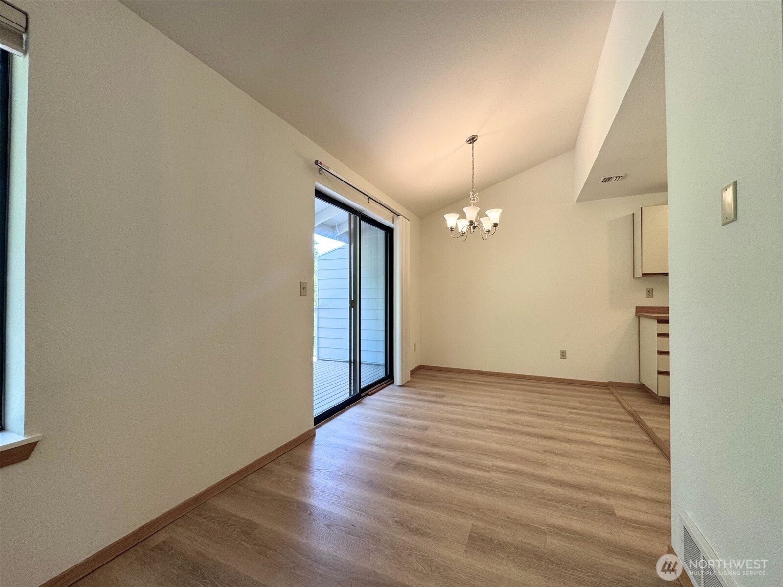 1319 -1325 Contra Costa Avenue Property Photo 8
