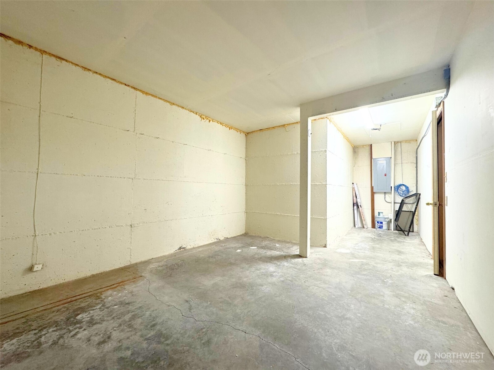 1319 -1325 Contra Costa Avenue Property Photo 18