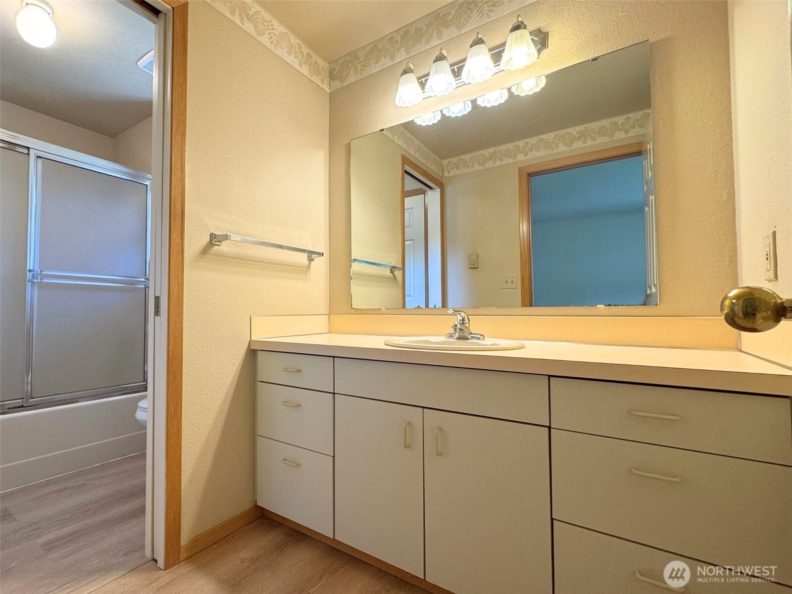 1319 -1325 Contra Costa Avenue Property Photo 21