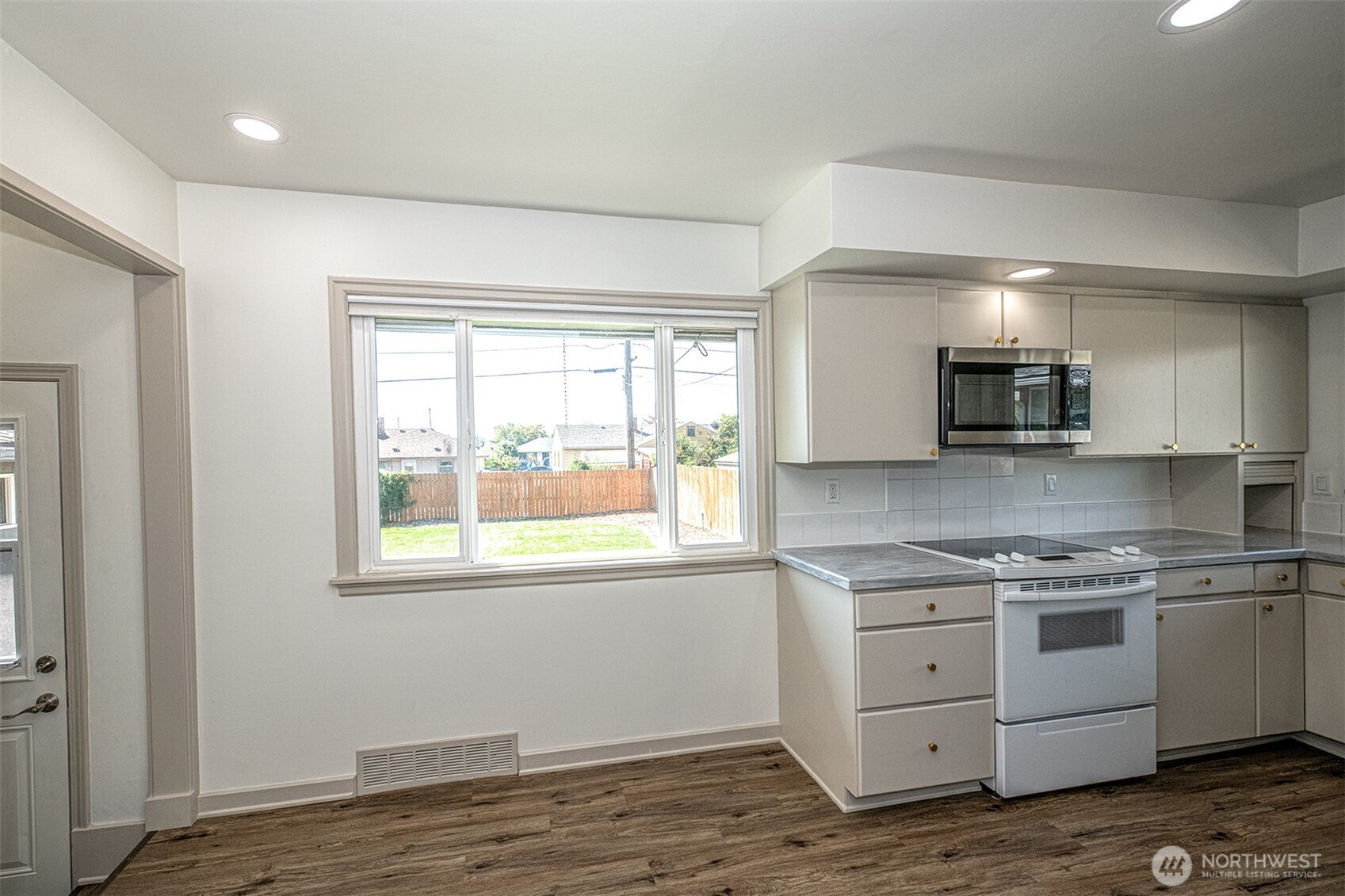 105 Francis Drive Property Photo 11
