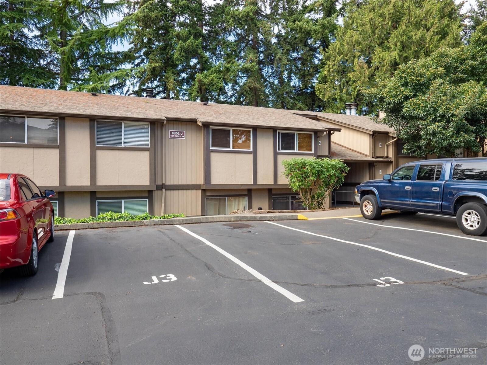 4727 176th Street J3 Property Photo 22