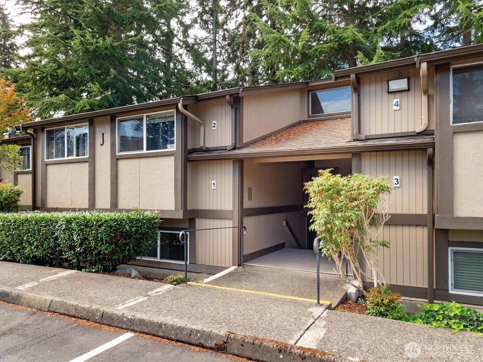 4727 176th Street J3 Property Photo 23