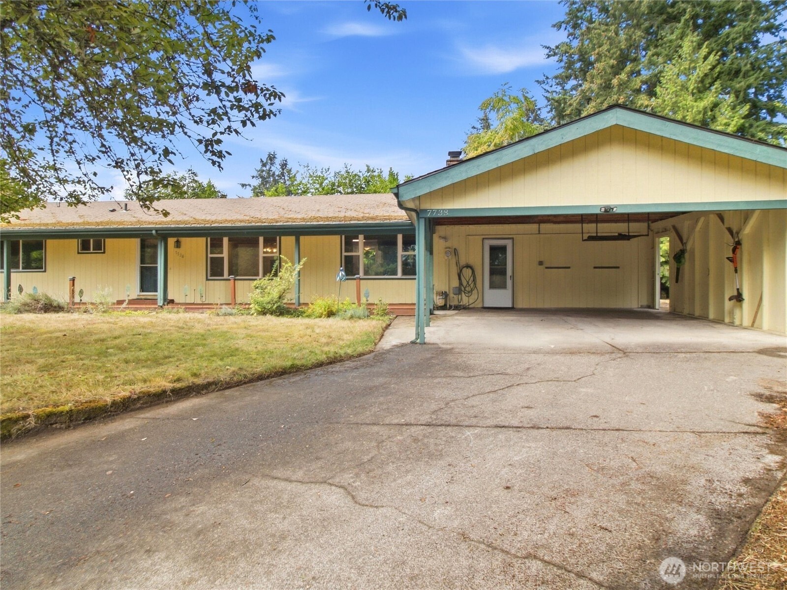 7738 Long Lake Court Property Photo 2