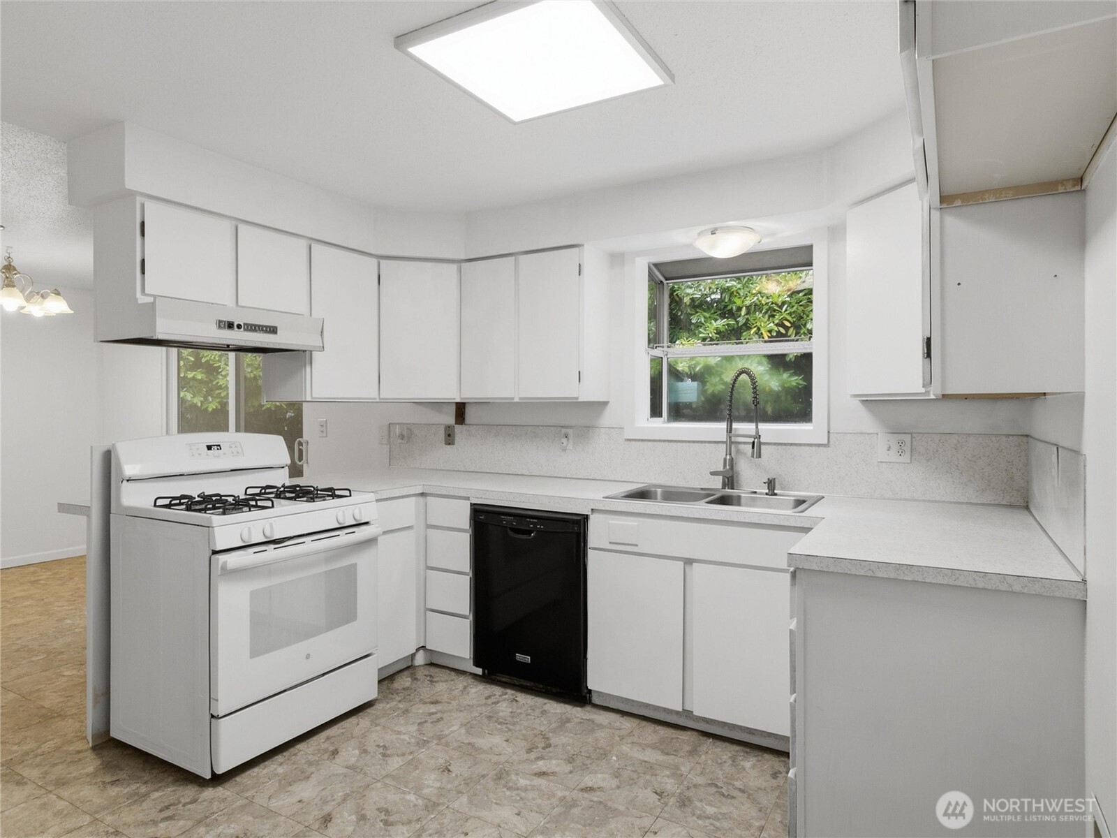 7738 Long Lake Court Property Photo 11
